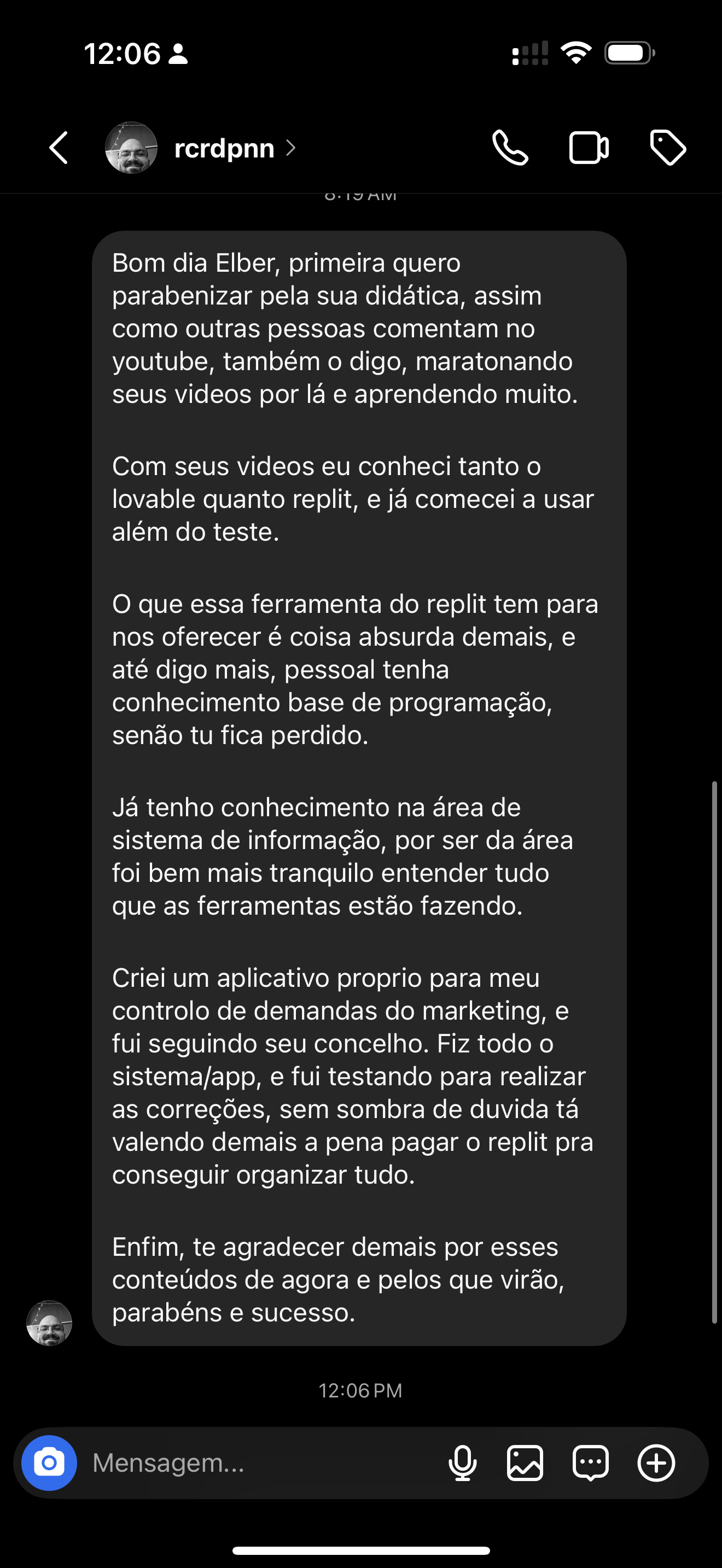 Depoimento detalhado sobre a qualidade do ensino e criação de aplicativo